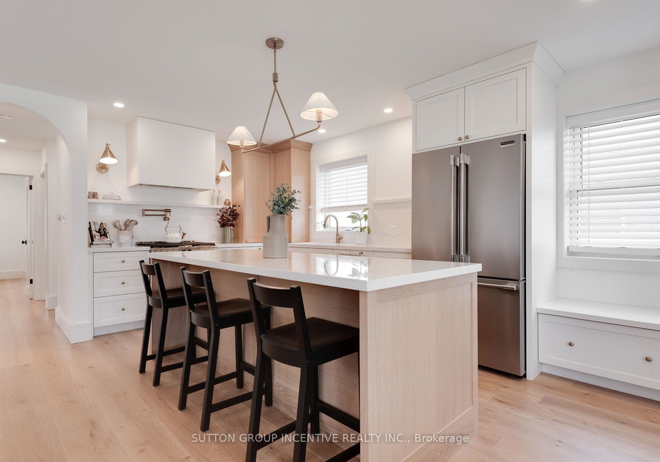 16-robindale-avenue-etobicoke-ontario-w13482396