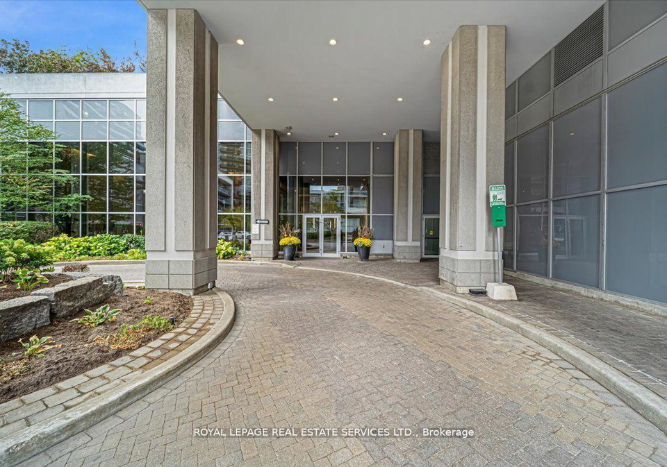 16-brookers-lane-etobicoke-ontario-w13482726