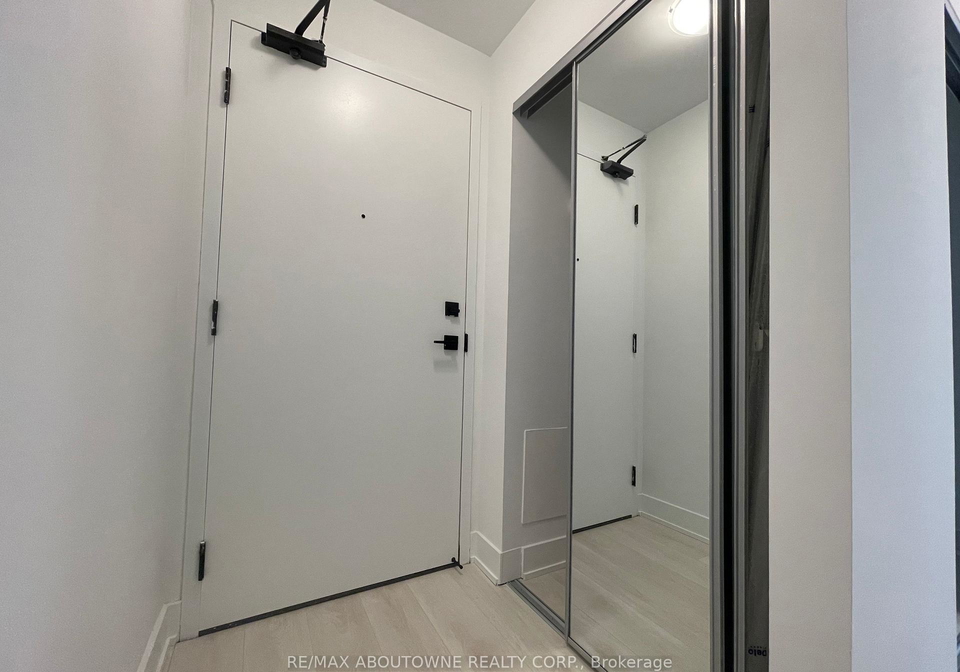 2489-taunton-road-oakville-ontario-w13482926