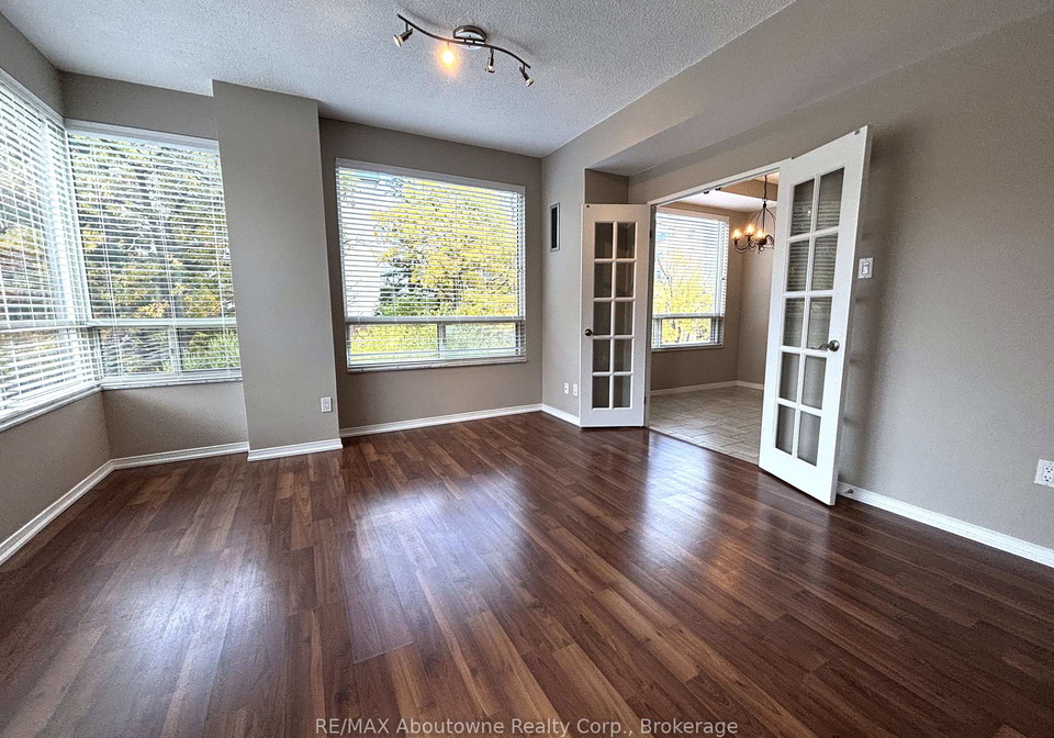 2511-lakeshore-road-w-oakville-ontario-w13482972