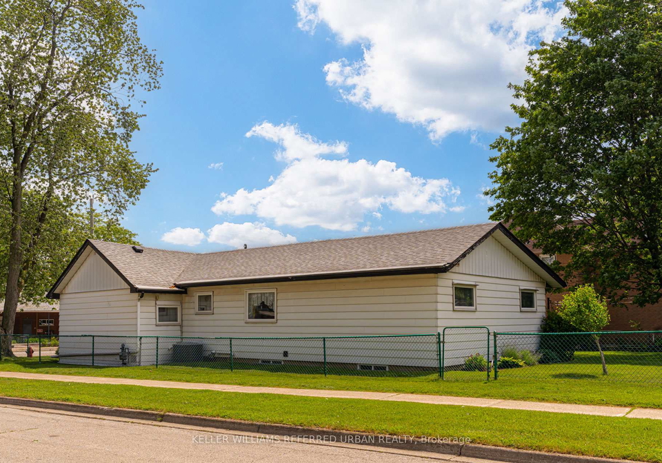 1300-meredith-avenue-mississauga-ontario-w13483078