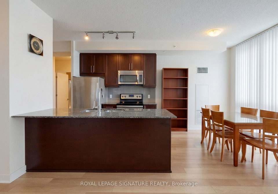 3975-grand-park-drive-mississauga-ontario-w13483232