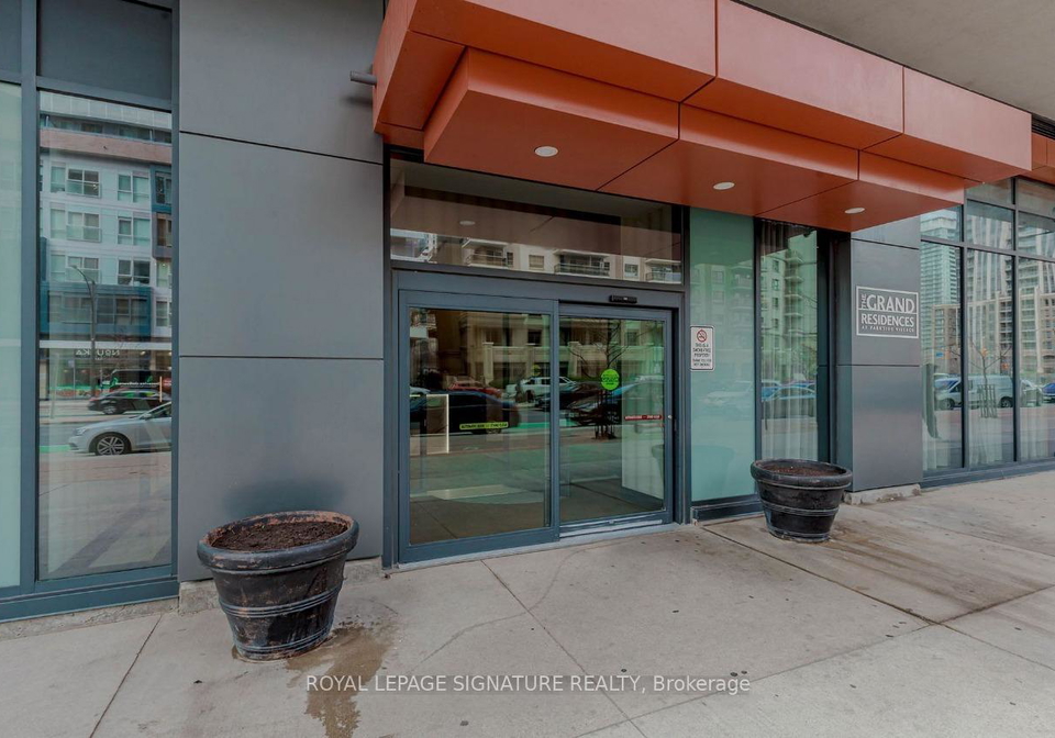 4070-confederation-parkway-mississauga-ontario-w13483272