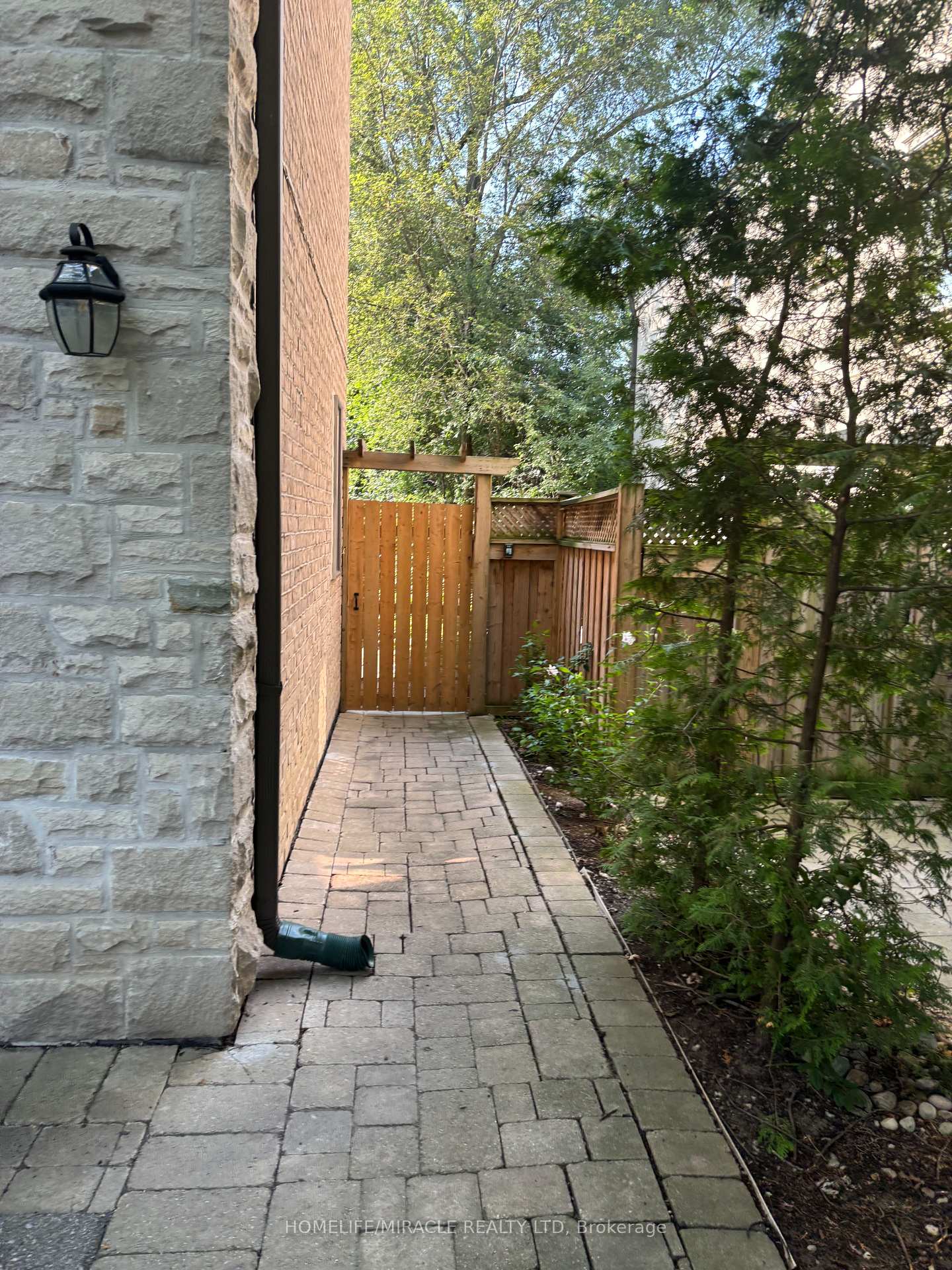 81-chestnut-hills-parkway-etobicoke-ontario-w13483330