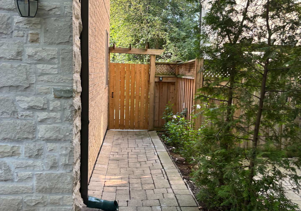 81-chestnut-hills-parkway-etobicoke-ontario-w13483330