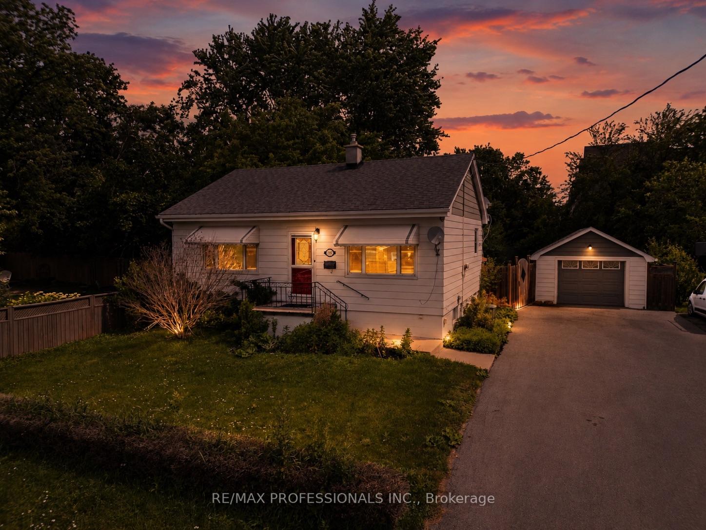 1045-helena-street-burlington-ontario-w13483346
