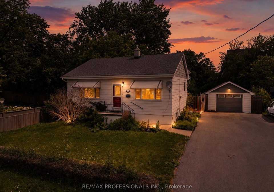 1045-helena-street-burlington-ontario-w13483346
