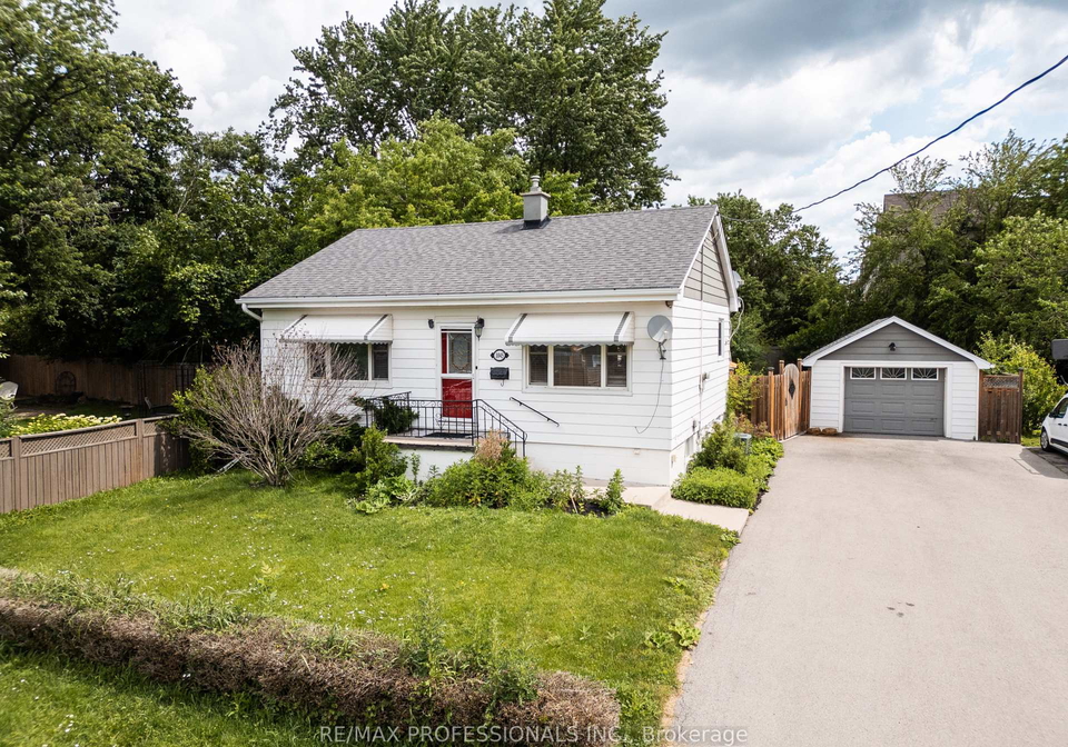1045-helena-street-burlington-ontario-w13483346