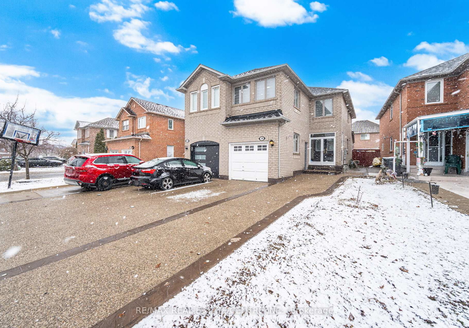 28-mount-fuji-crescent-brampton-ontario-w13483360
