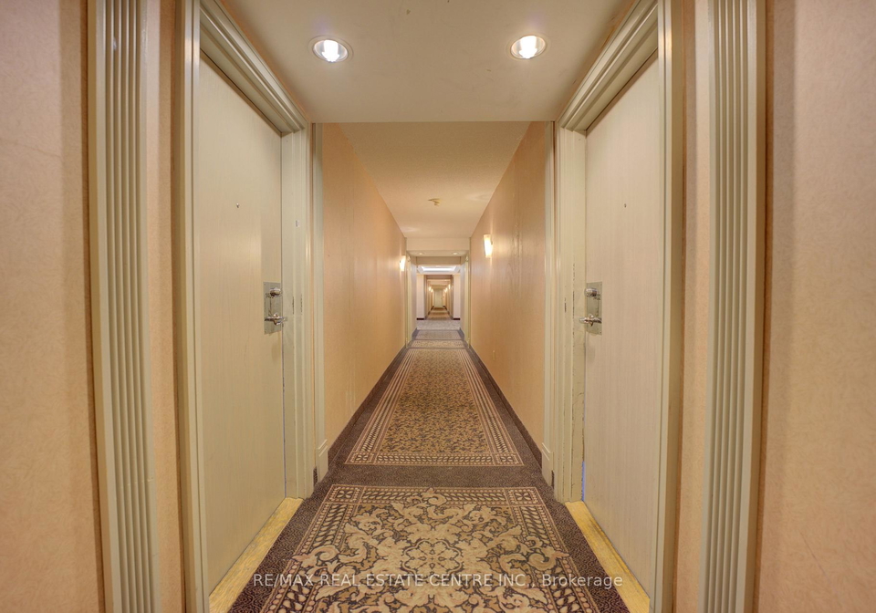 325-s-webb-drive-n-mississauga-ontario-w13483390