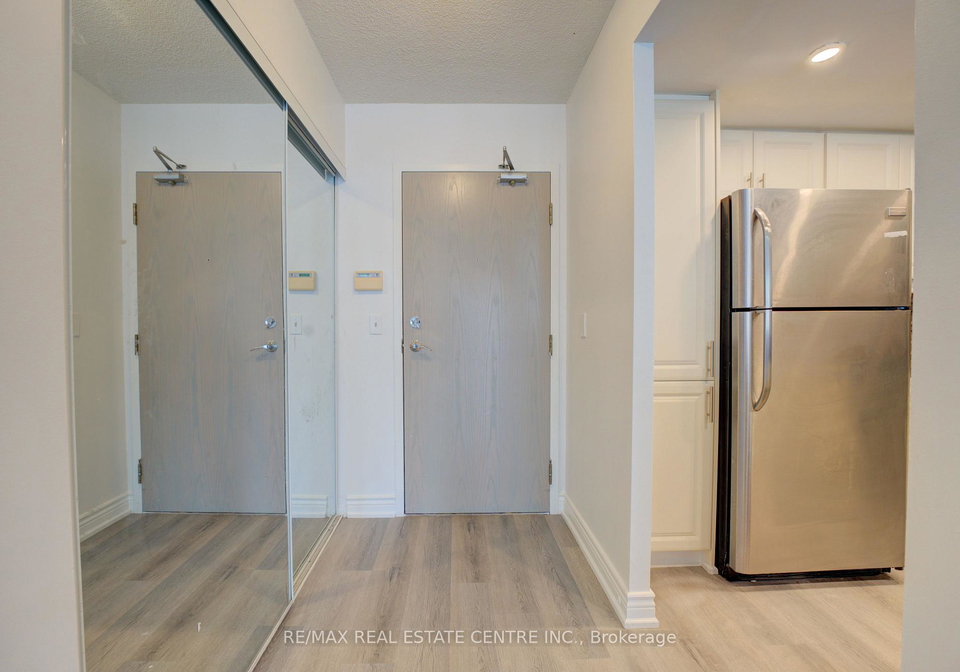 325-s-webb-drive-n-mississauga-ontario-w13483390