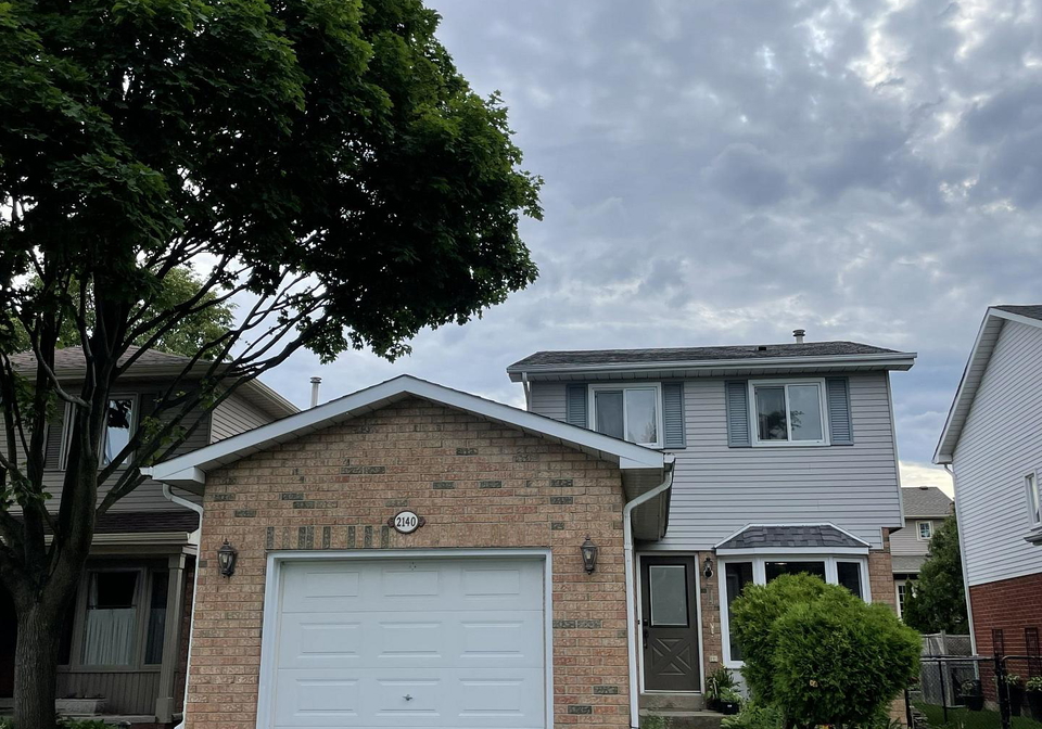 2140-clipper-crescent-burlington-ontario-w13483594