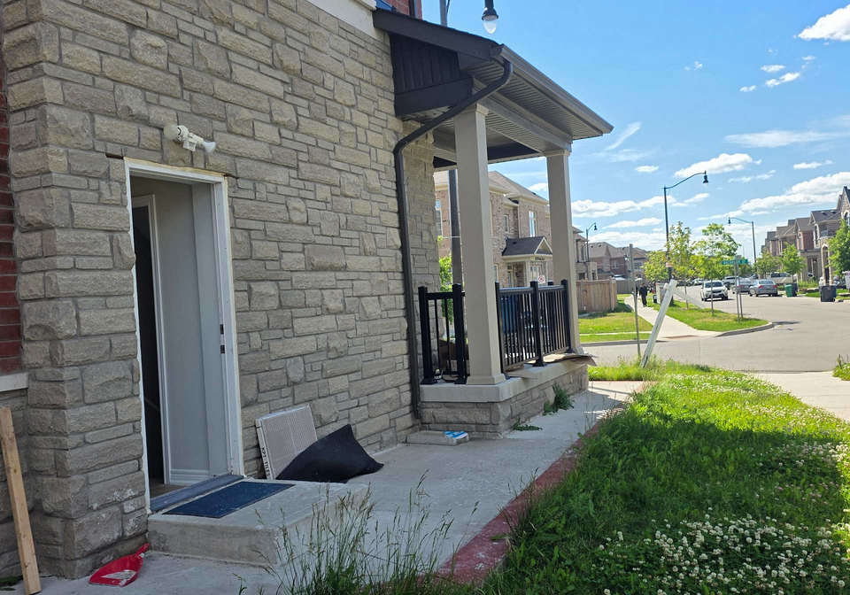 2-bachelor-street-brampton-ontario-w13483602