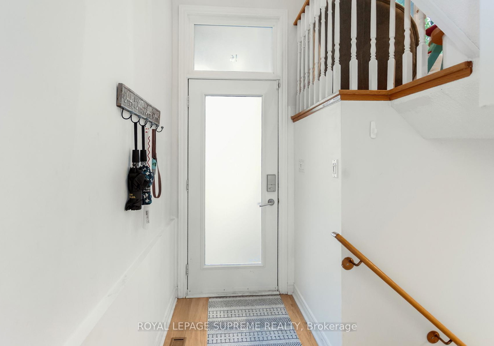 16-lightbourn-avenue-toronto-ontario-w13484004