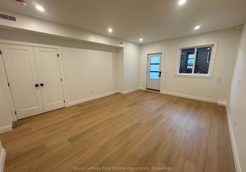 17-white-avenue-toronto-ontario-w13484136