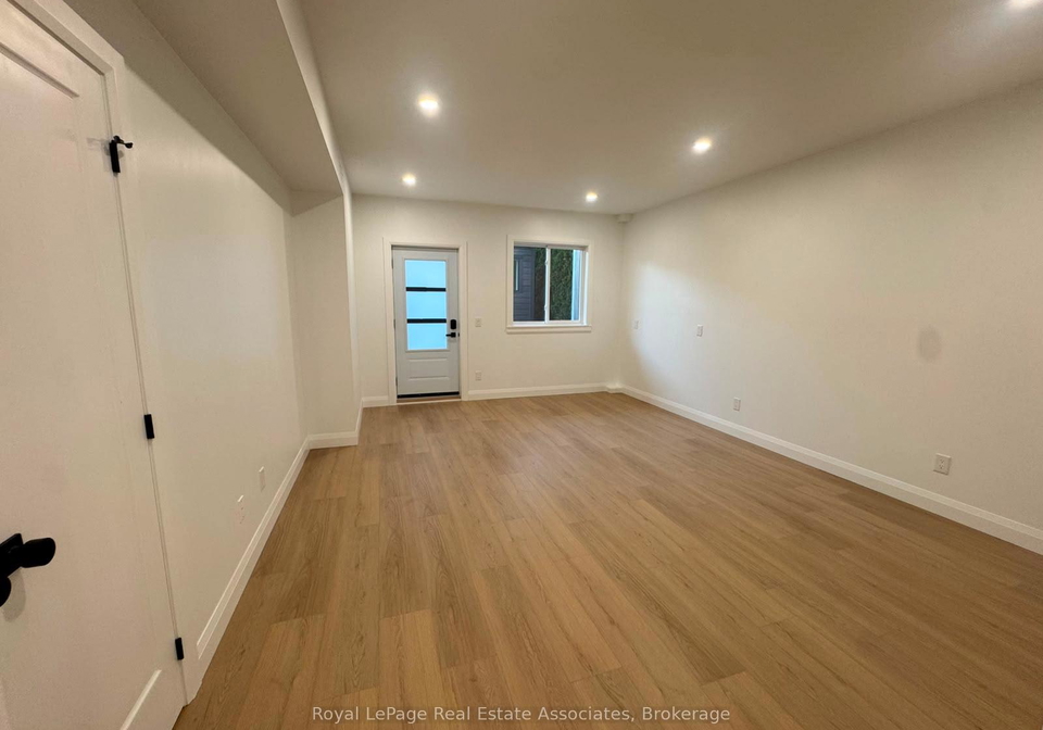 17-white-avenue-toronto-ontario-w13484136