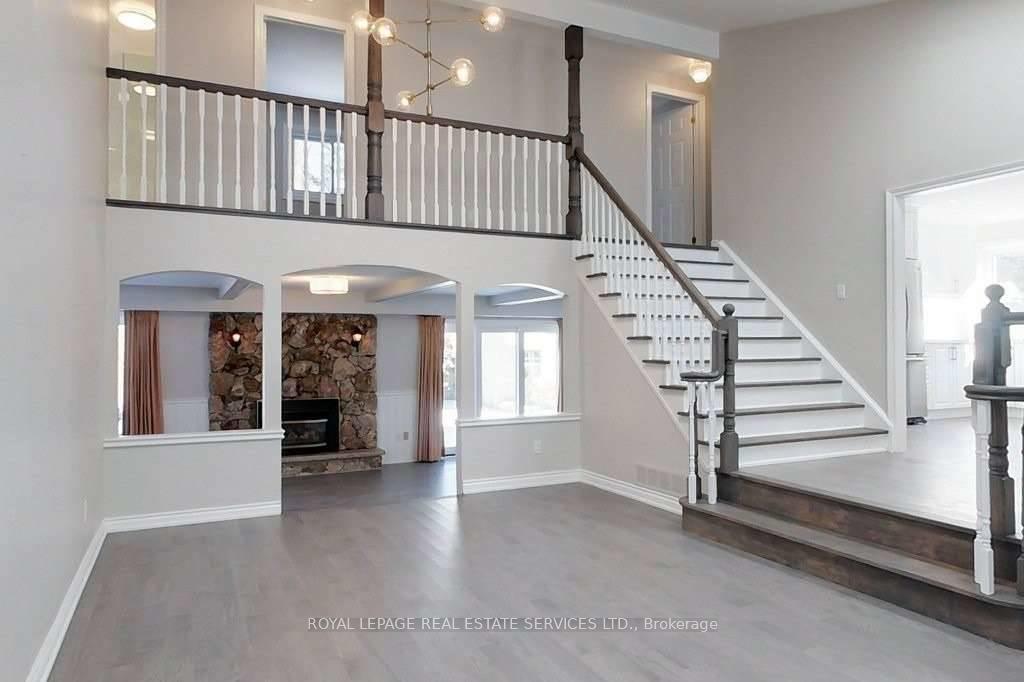 141-castle-crescent-oakville-ontario-w13484172