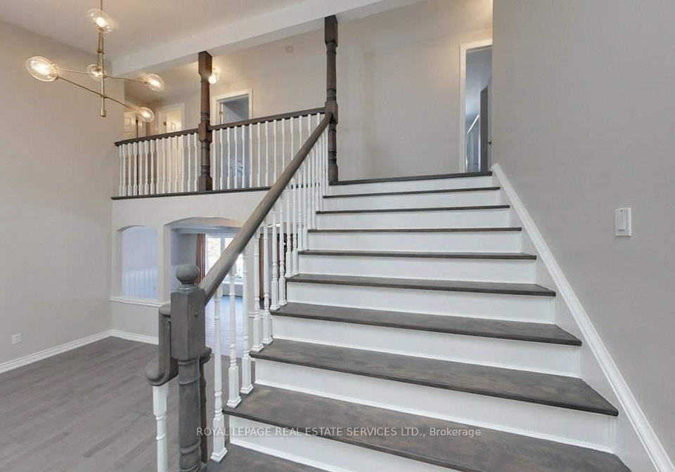 141-castle-crescent-oakville-ontario-w13484172
