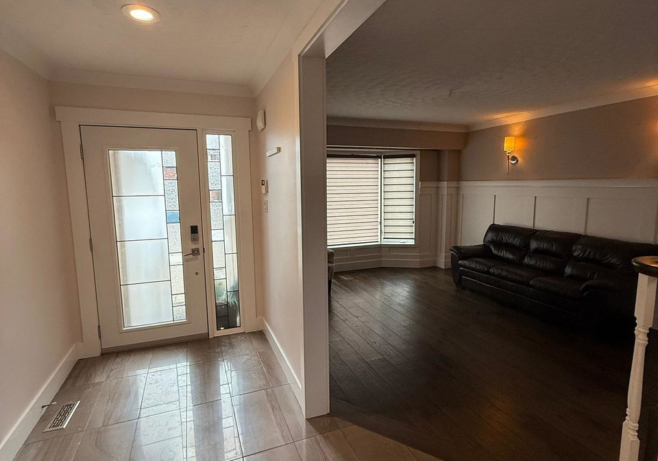2133-heidi-avenue-burlington-ontario-w13484332