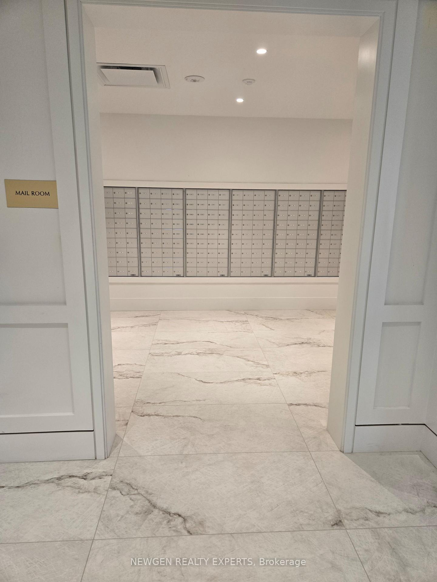 4010-eglinton-avenue-w-etobicoke-ontario-w13484350