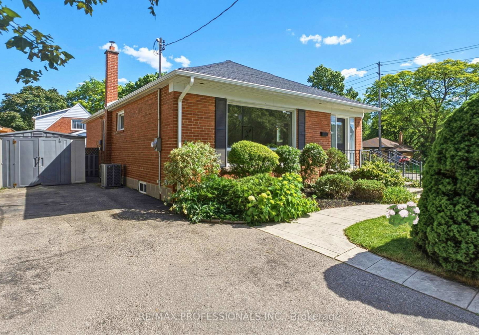 1-sealcove-drive-etobicoke-ontario-w13484490