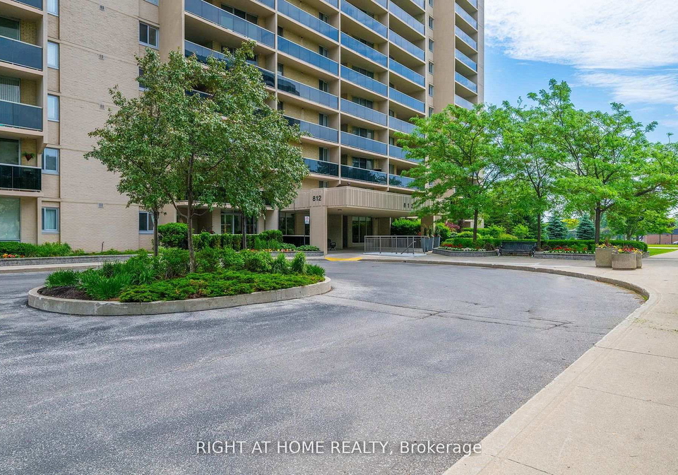 812-burnhamthorpe-road-etobicoke-ontario-w13484588
