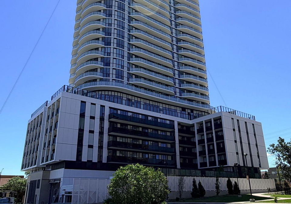 1-fairview-road-mississauga-ontario-w13485064