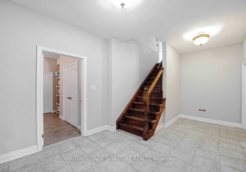 975-fredonia-drive-mississauga-ontario-w13485196