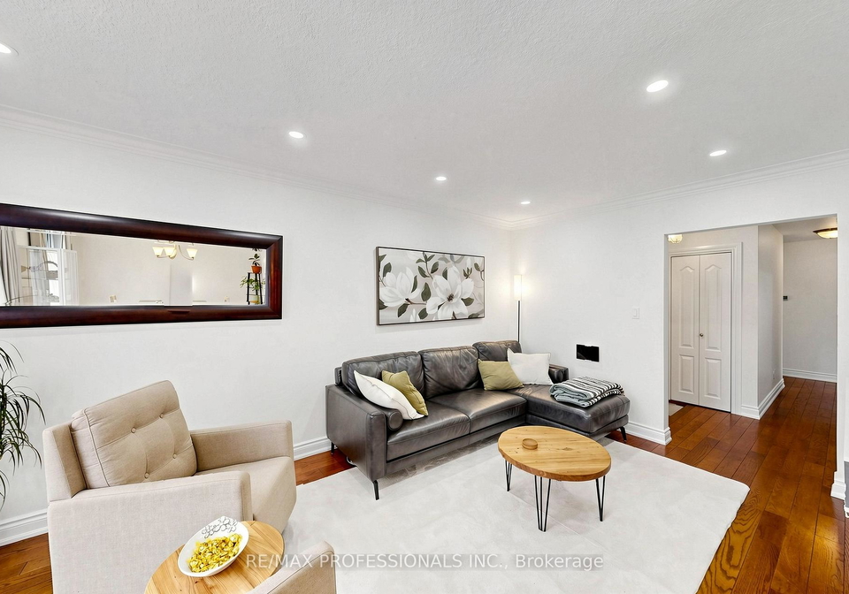 17-barwell-crescent-etobicoke-ontario-w13485454