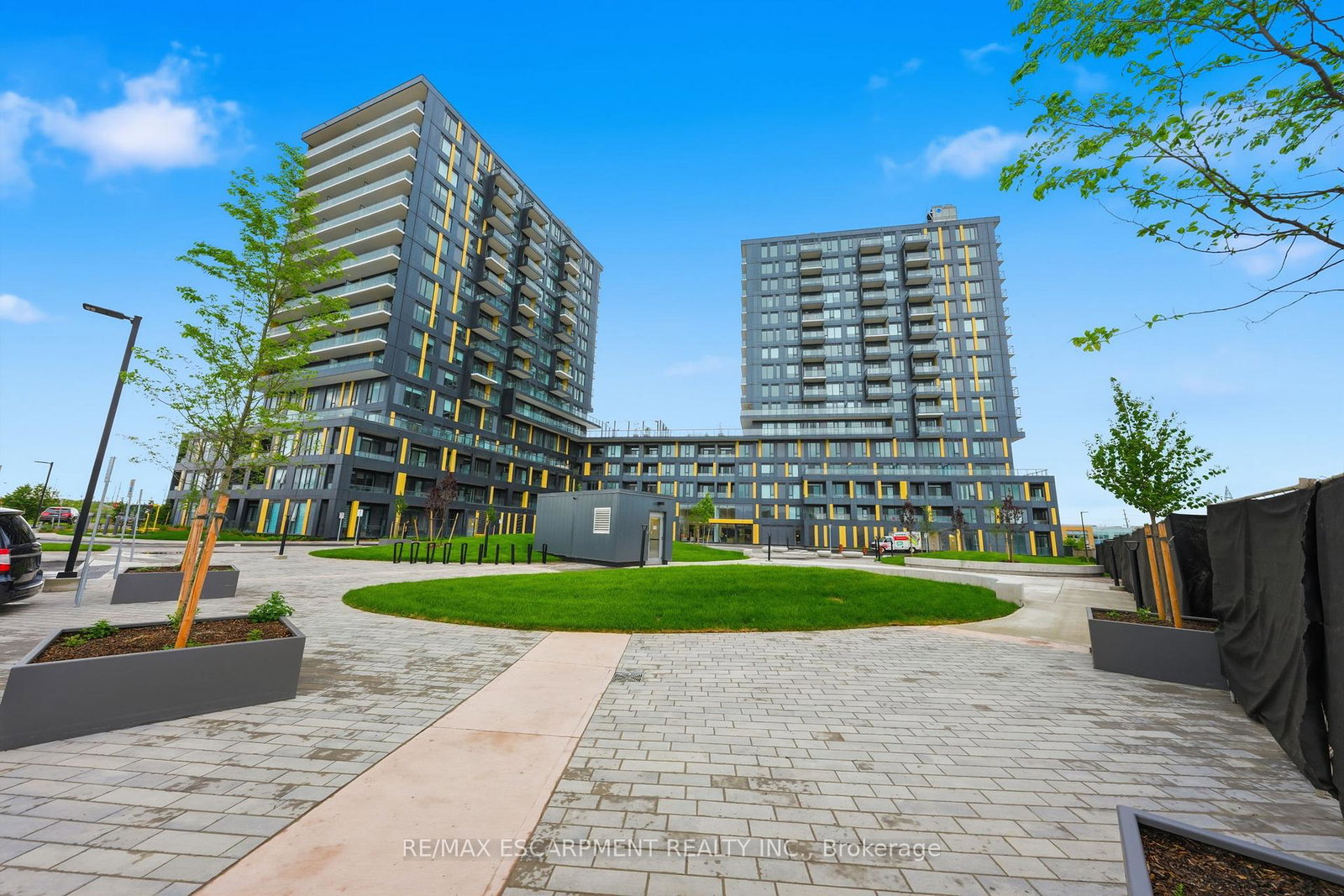 4878-powers-common-burlington-ontario-w13485954