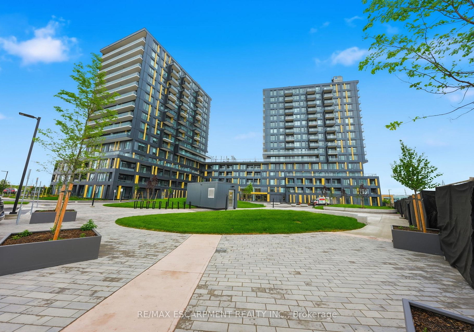 4878-powers-common-burlington-ontario-w13485954