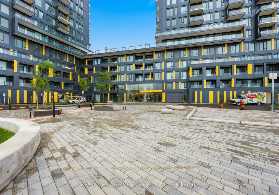 4878-powers-common-burlington-ontario-w13485954