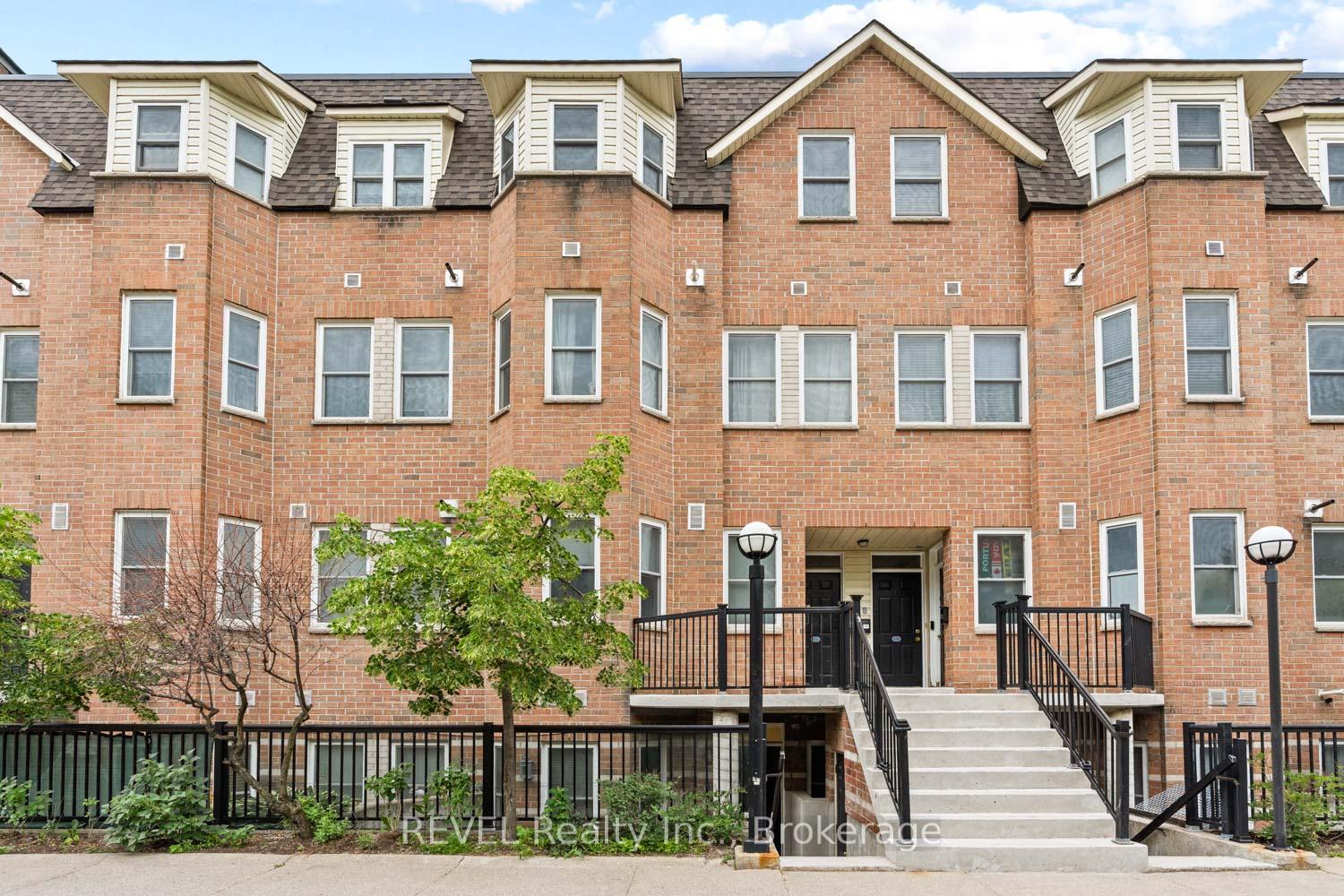 760-lawrence-avenue-w-north-york-ontario-w13485984