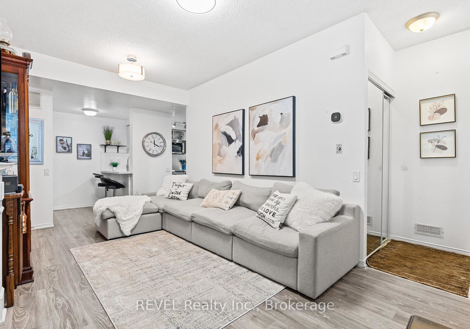 760-lawrence-avenue-w-north-york-ontario-w13485984