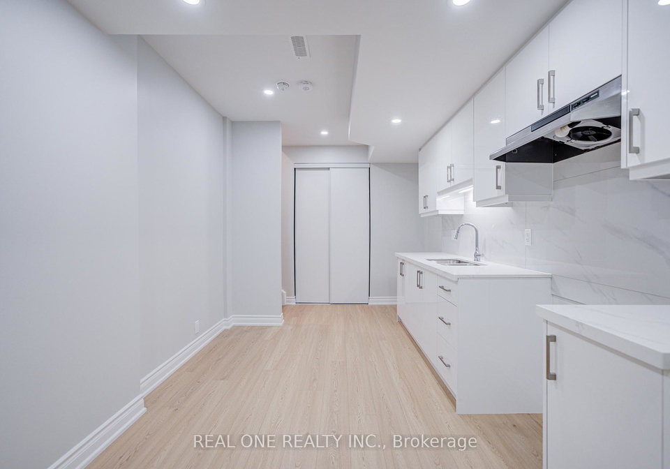 1204-onyx-lower-level-trail-oakville-ontario-w13486286