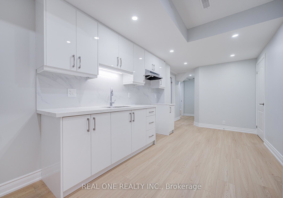 1204-onyx-lower-level-trail-oakville-ontario-w13486286