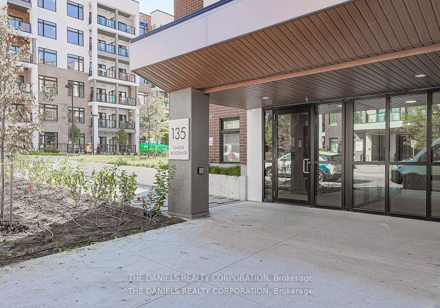 135-canon-jackson-drive-north-york-ontario-w13486358