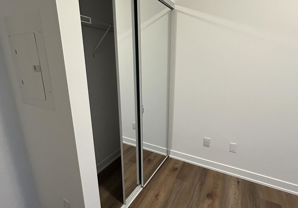 2075-lakeshore-road-burlington-ontario-w13486776