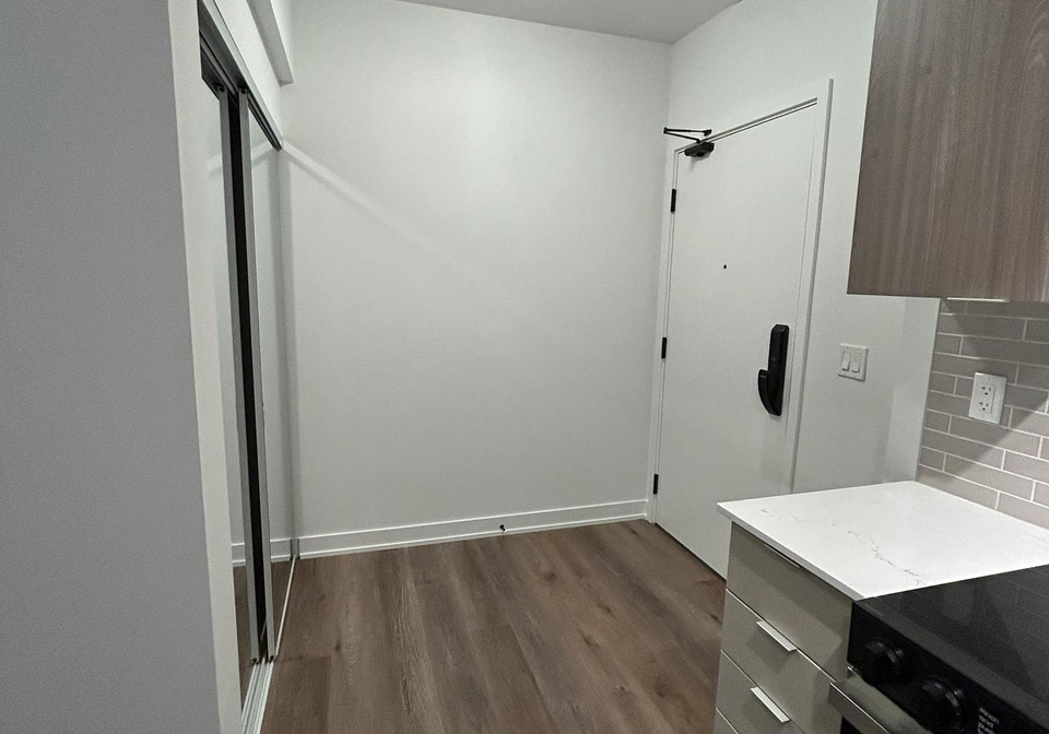 2075-lakeshore-road-burlington-ontario-w13486776