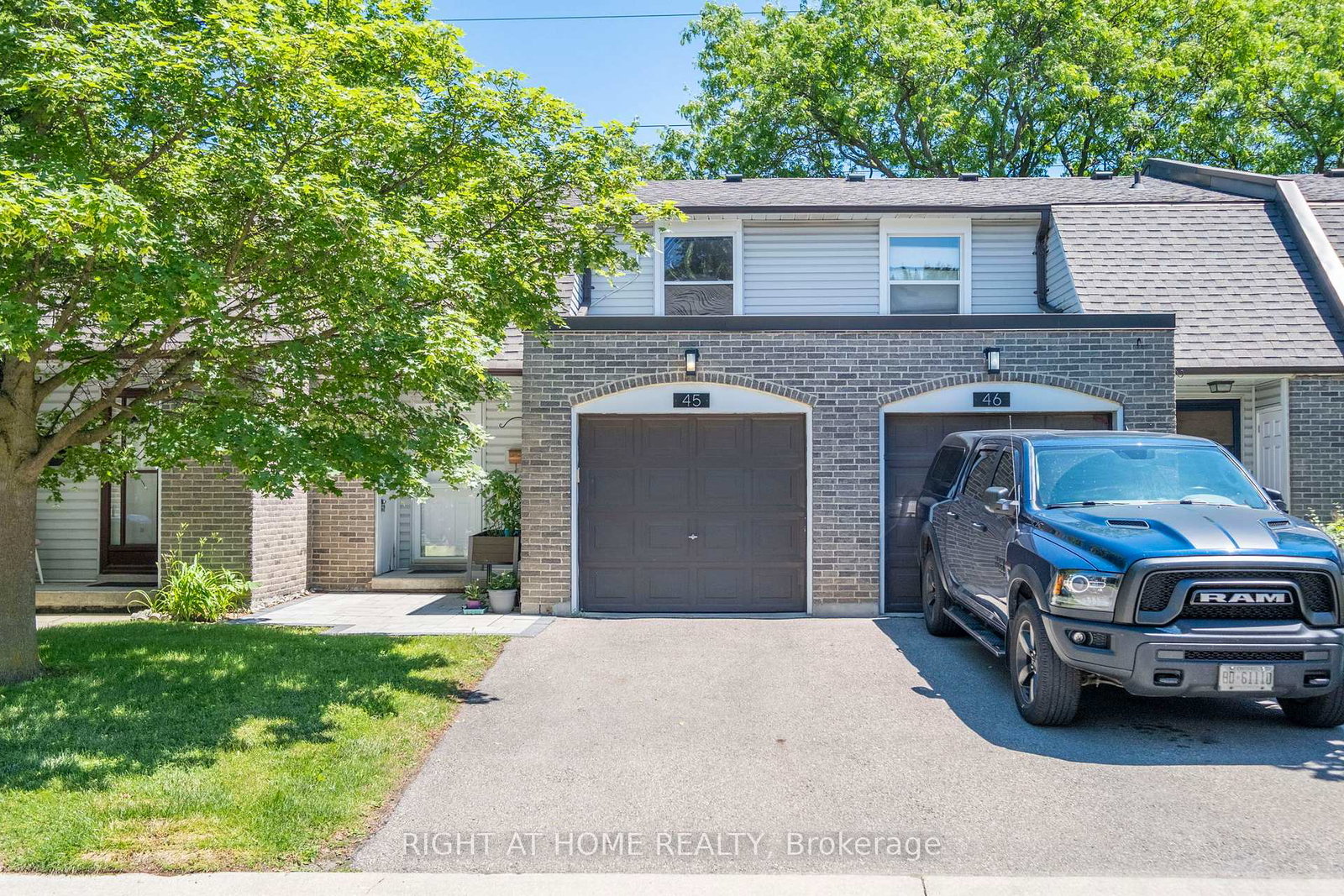2440-bromsgrove-road-mississauga-ontario-w13486850