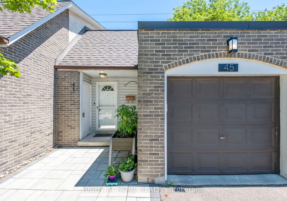 2440-bromsgrove-road-mississauga-ontario-w13486850