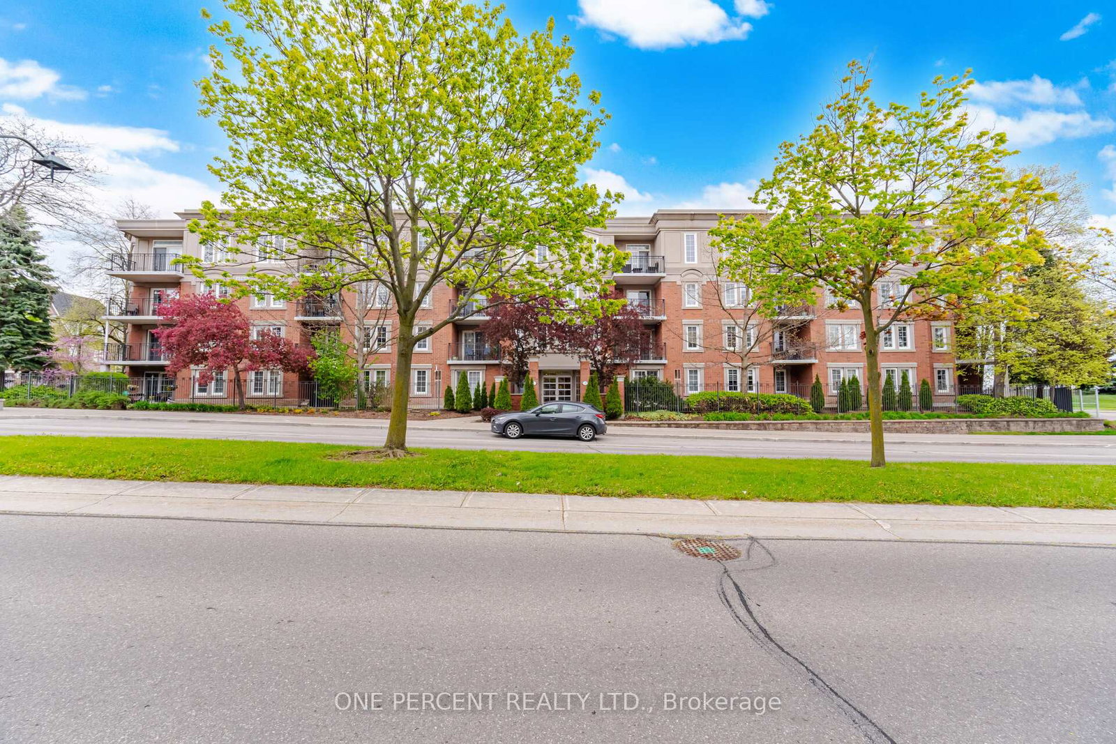 2301-parkhaven-boulevard-oakville-ontario-w13486888