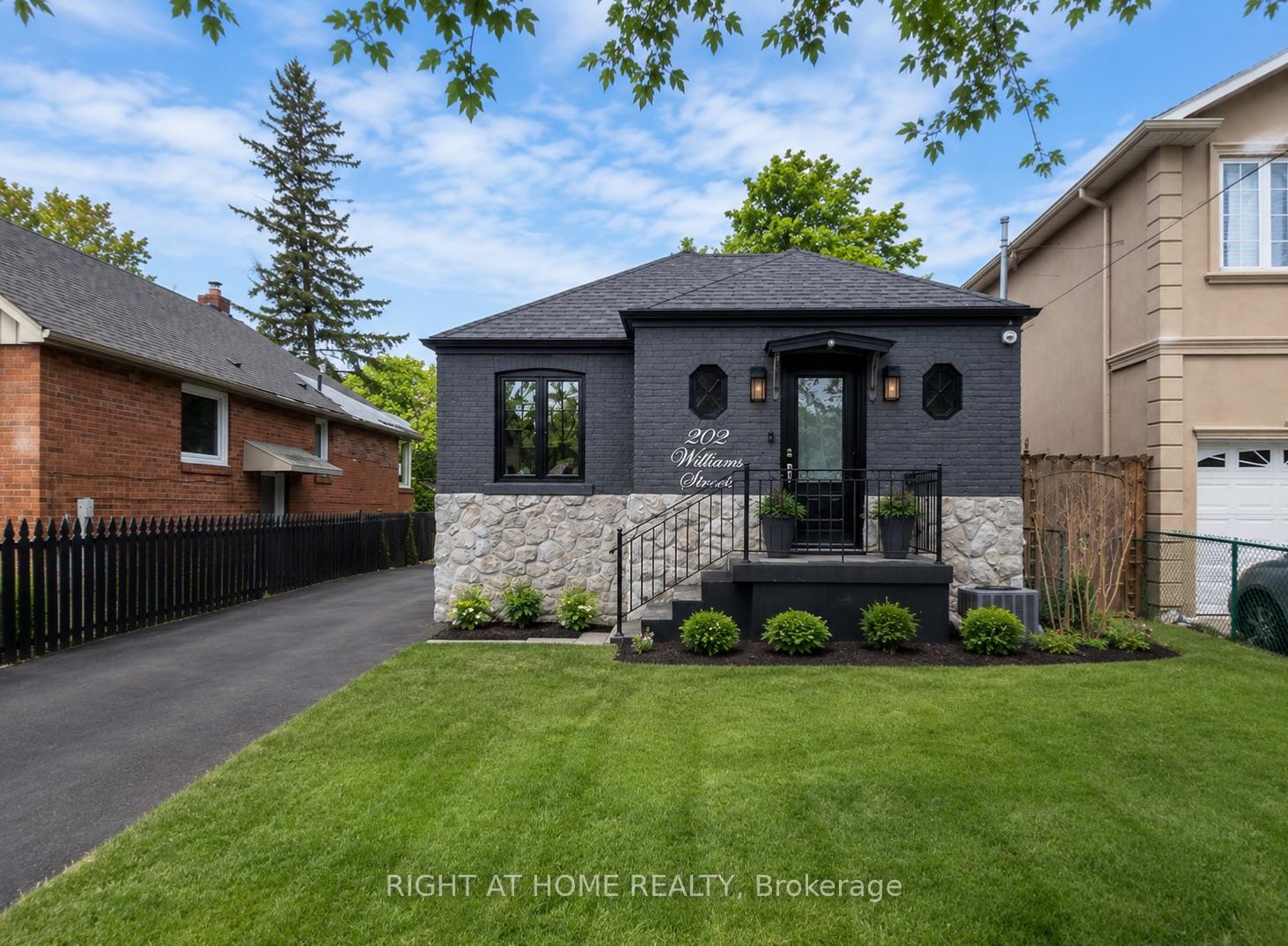 202-william-street-north-york-ontario-w13486976
