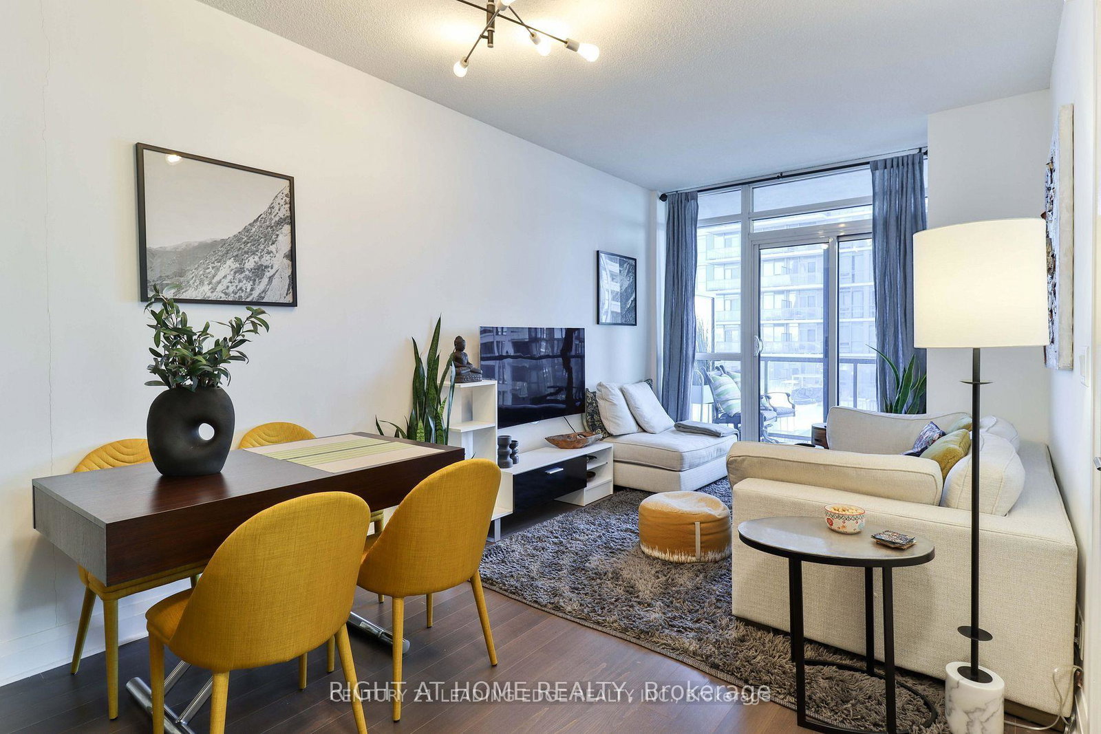 1185-the-queensway-furnished-avenue-etobicoke-ontario-w13487046