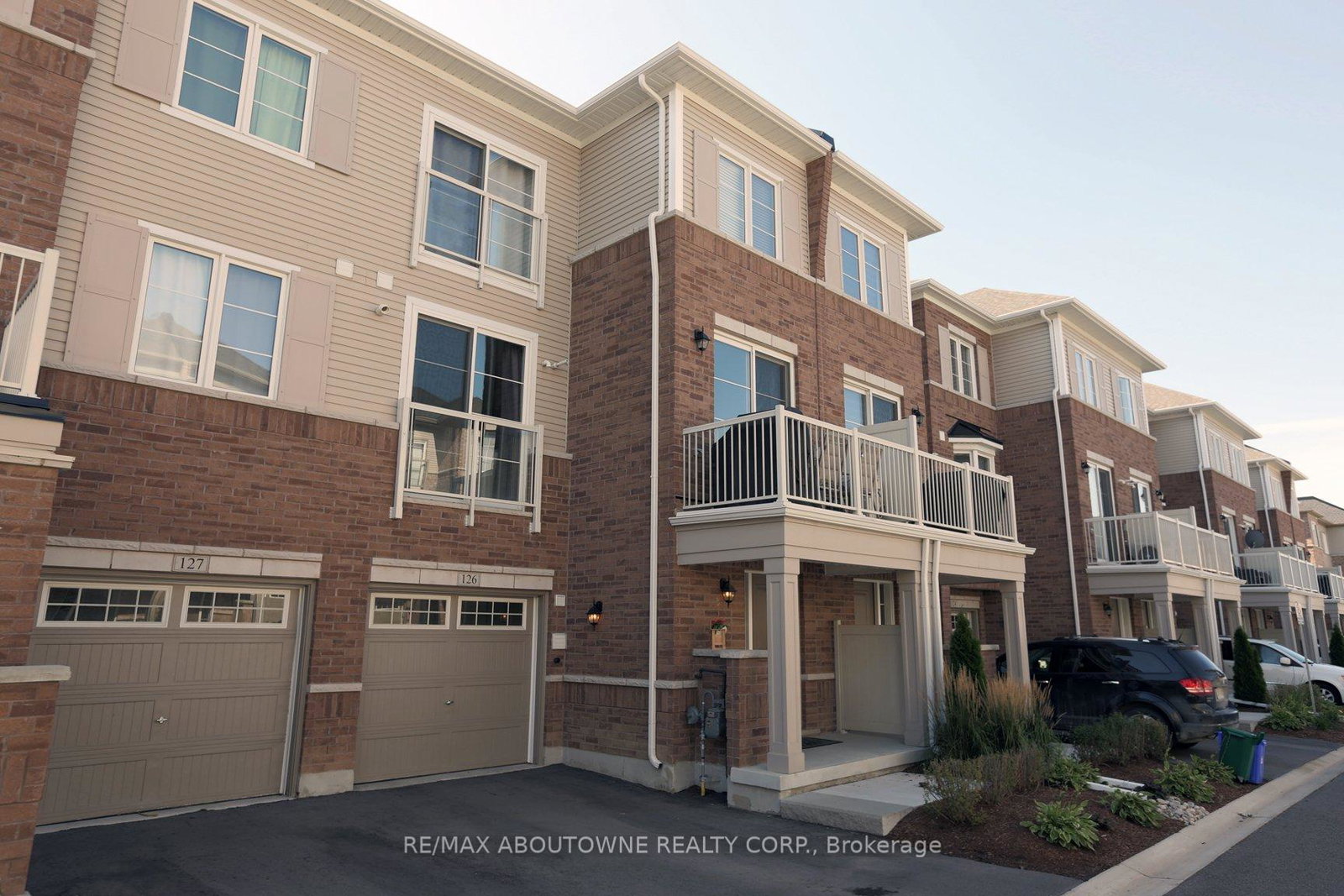 165-hampshire-way-milton-ontario-w13487196
