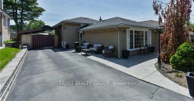9-del-ria-drive-north-york-ontario-w13487212