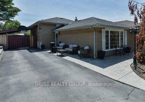 9-del-ria-drive-north-york-ontario-w13487212