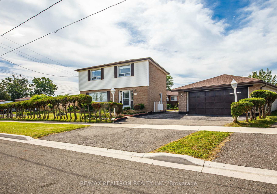 62-hullmar-drive-toronto-york-ontario-w13487592