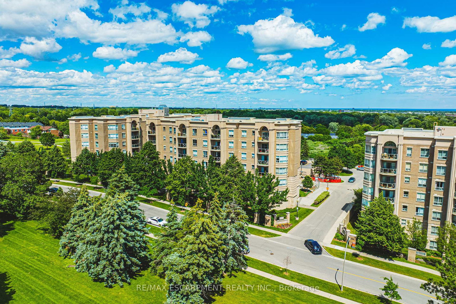 2075-amherst-heights-drive-burlington-ontario-w13488208
