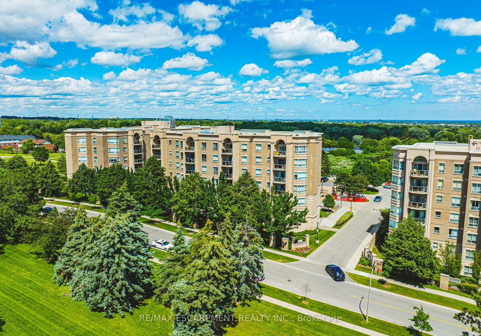 2075-amherst-heights-drive-burlington-ontario-w13488208